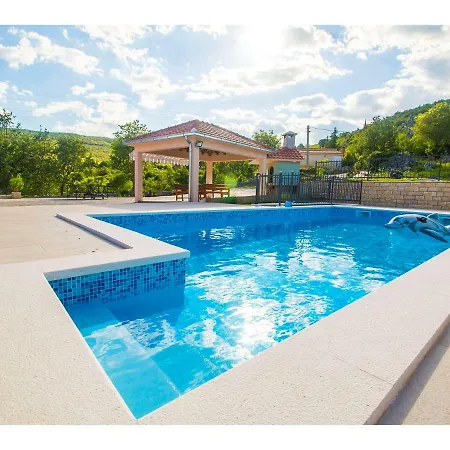 Charming Katja With Private Pool And Ac In Rooms, Near Split