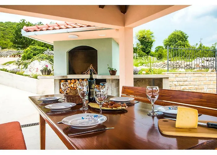 Charming Katja With Private Pool And Ac In Rooms, Near Split