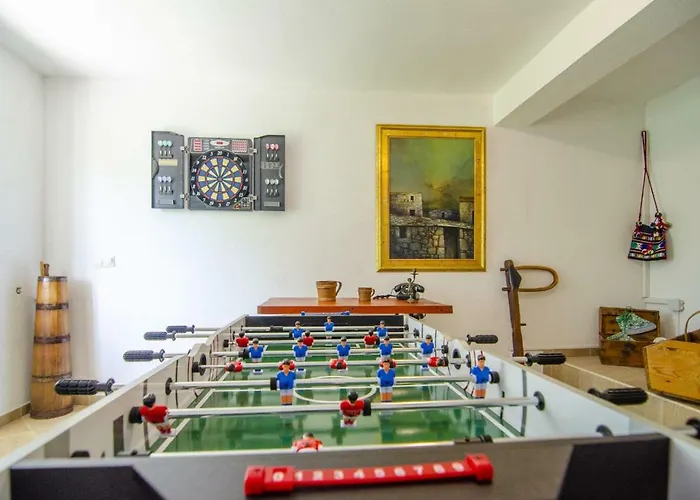 Charming Katja With Private Pool And Ac In Rooms, Near Split * أوميس