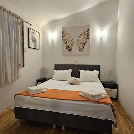 Charming Katja With Private Pool And Ac In Rooms, Near Split Омиш